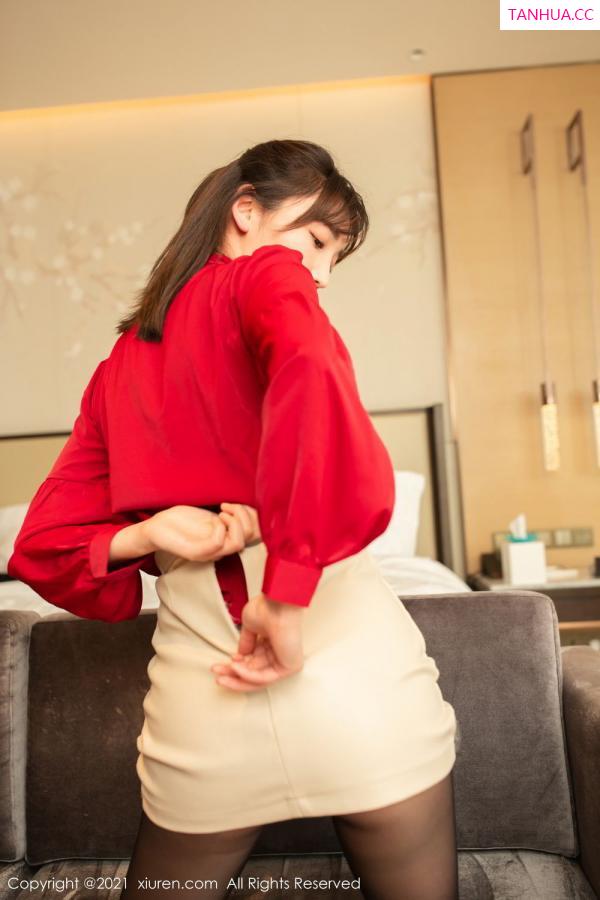 陆萱萱  陆萱萱鲜红服饰 女神的独特礼物第32张图片